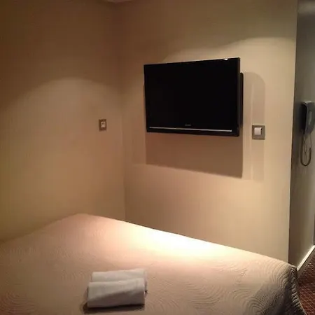 Daire Lofts Car Factory By Warsawresidence Group Varşova